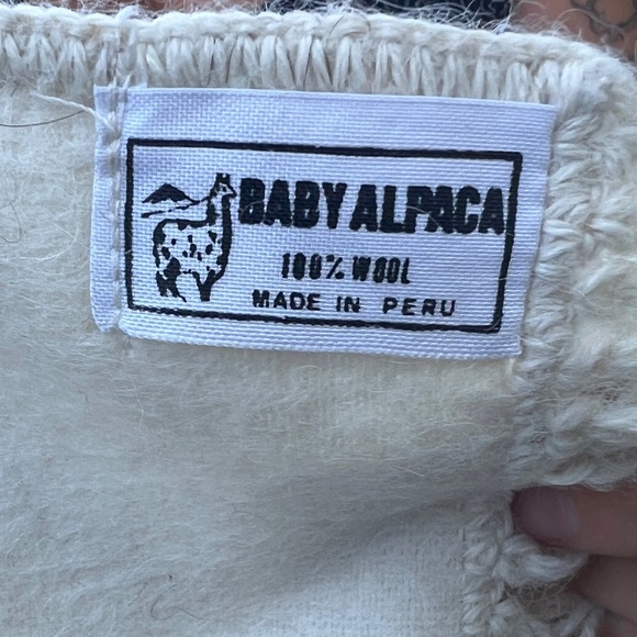 Woven Baby Alpaca White Dress Scarf with Fringe - Picture 4 of 4